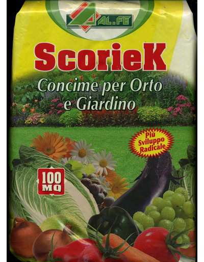 ScorieK: Fertilizante rico em fósforo e potássio, por 100 metros quadrados de terra.